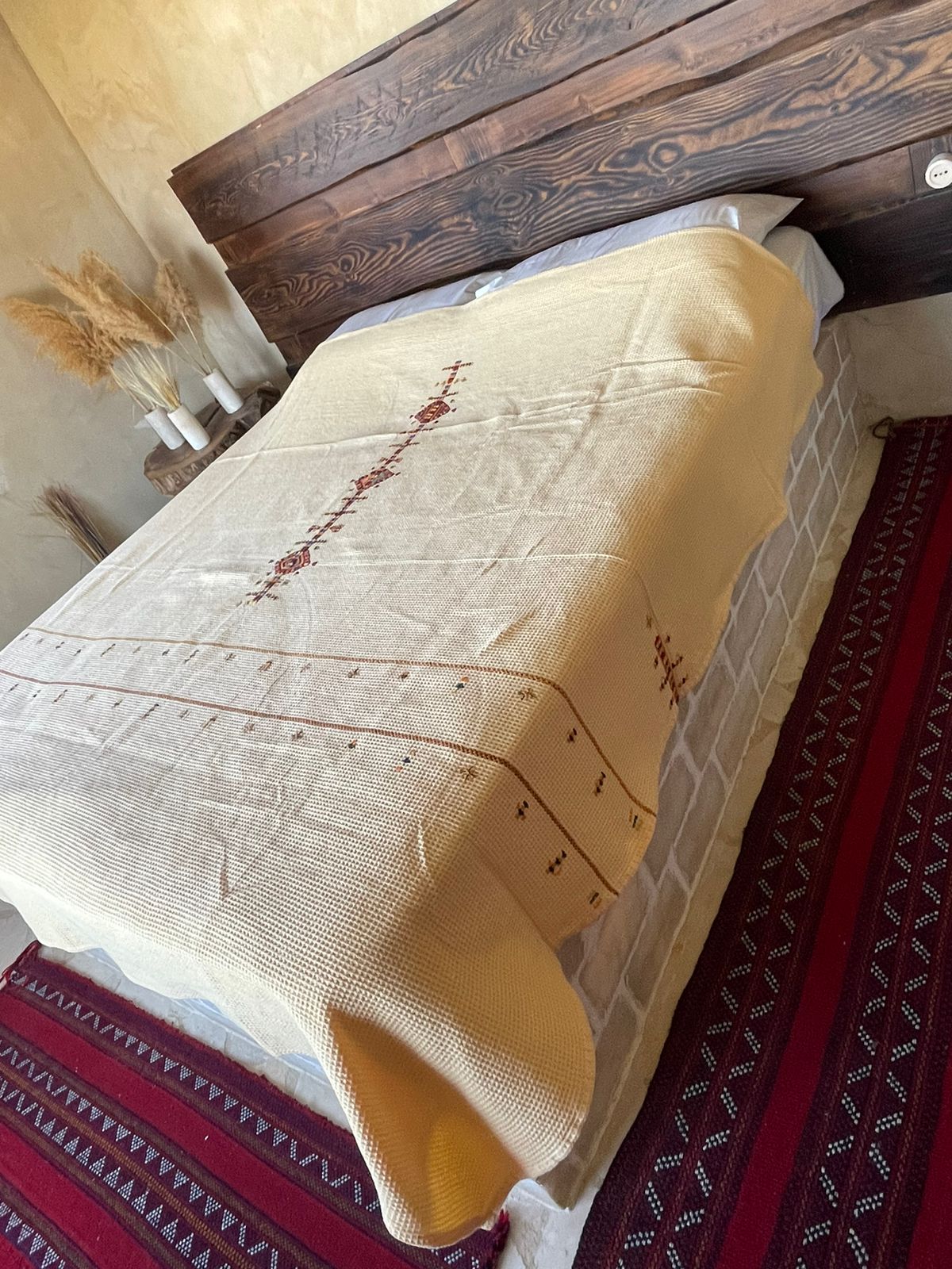 Minimalist Chic Egyptian Cotton Bed Cover